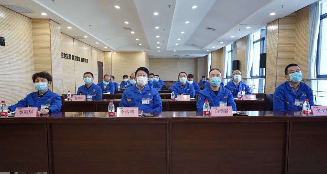 ag真人注册平台机床集团组织集中收看中国共产党第二十次天下代表大会开幕盛况 -  ag真人注册平台